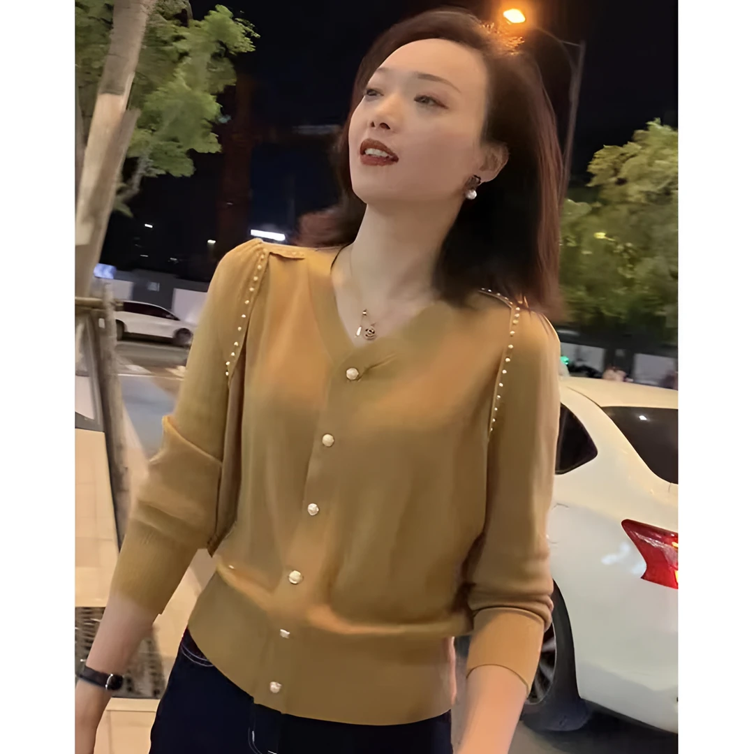 2024秋冬钉珠V领针织衫女款高级感上衣宽松显瘦气质毛衣时尚洋气