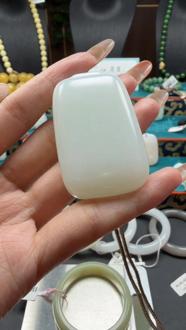 颈饰未镶嵌和田玉gh09