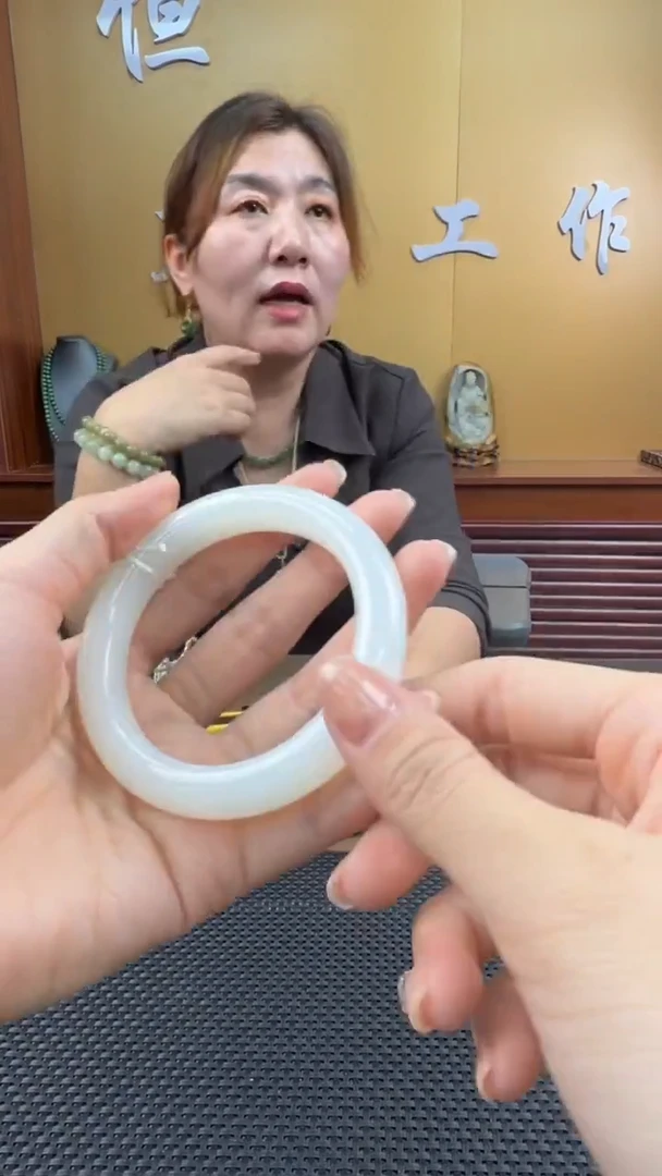 颈饰未镶嵌和田玉手镯59