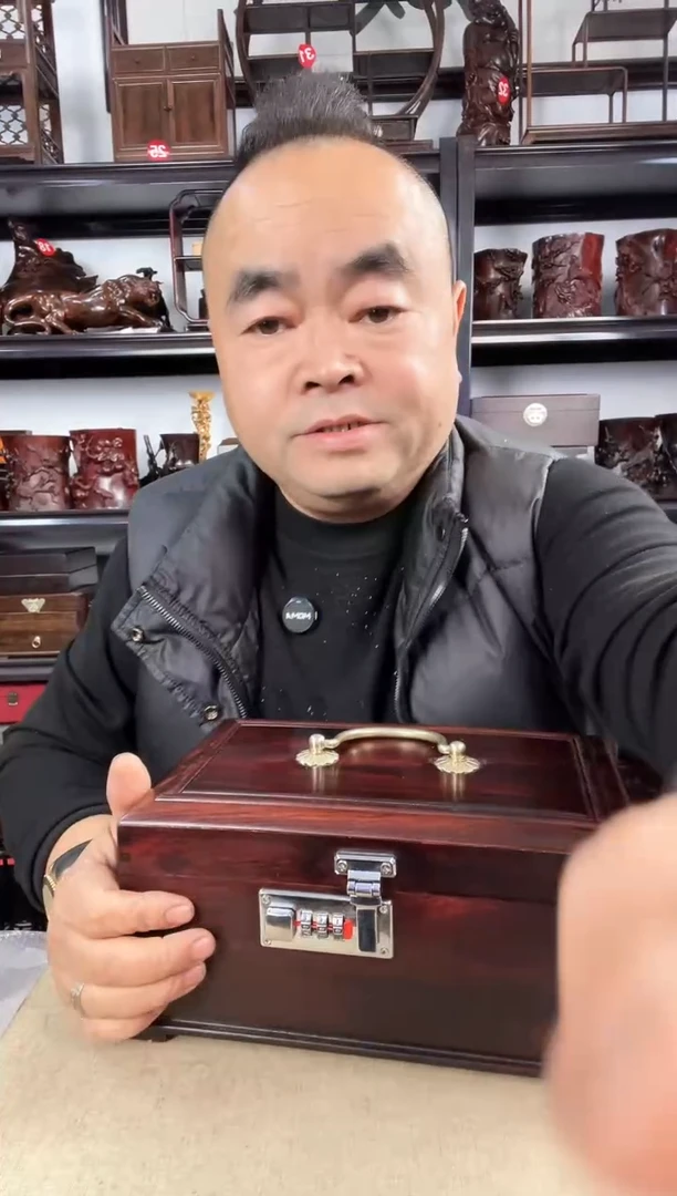 木老李红木工艺品72瑕疵