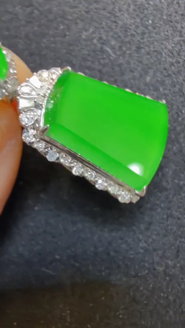 吊坠(不含链)18K金镶嵌翡翠多样性团购发一件