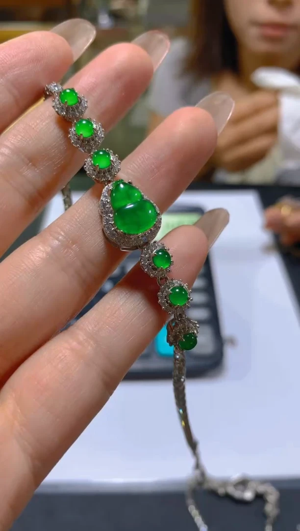 未镶嵌手链翡翠多样性发一