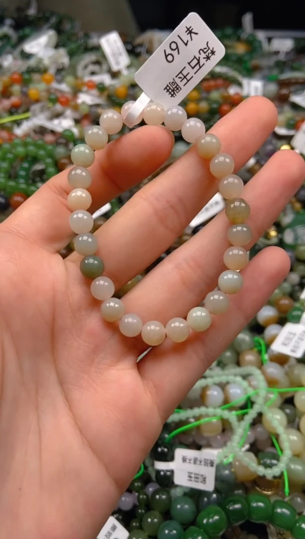 和田玉未镶嵌颈饰1