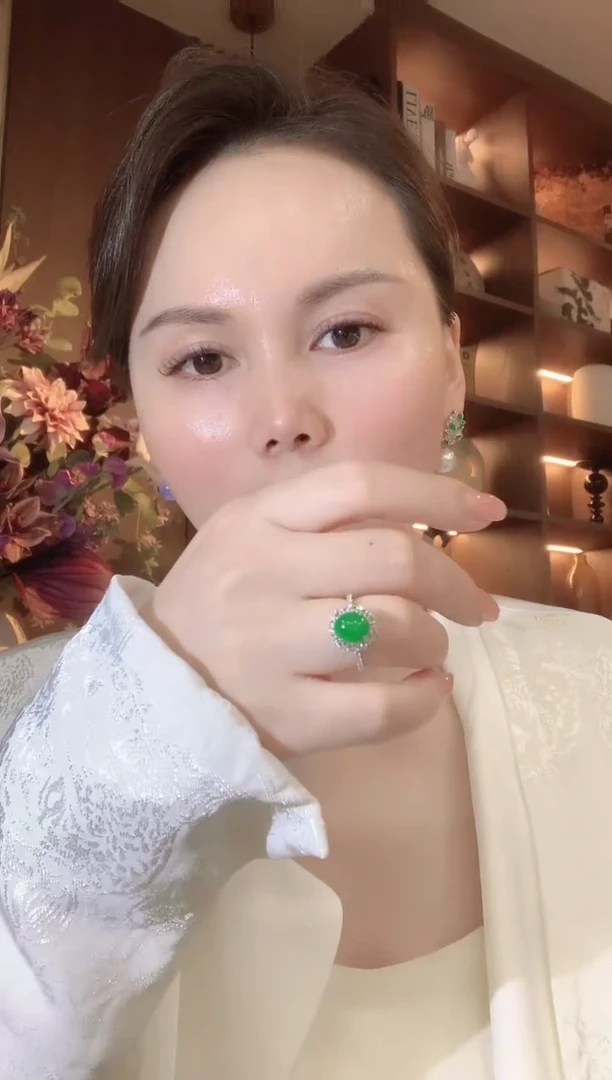 18K金镶嵌戒指翡翠C90