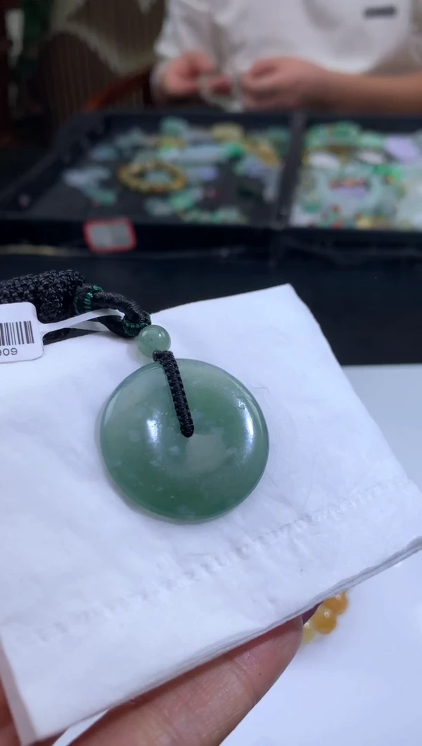 未镶嵌定制翡翠r****g翡翠