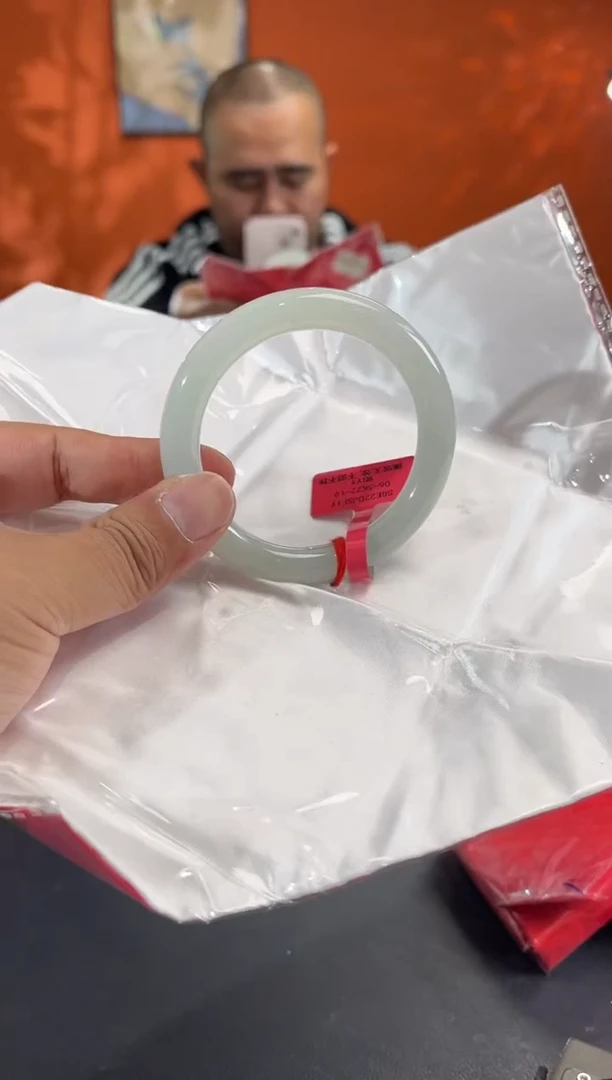 未镶嵌手镯翡翠翡翠手镯