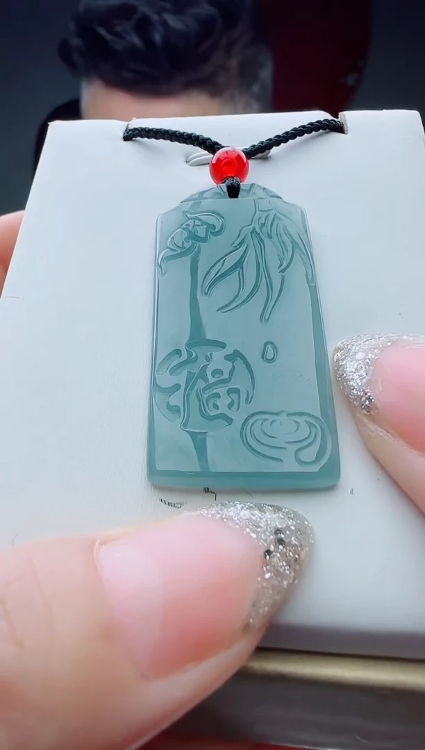 颈饰未镶嵌翡翠多样性发其一
