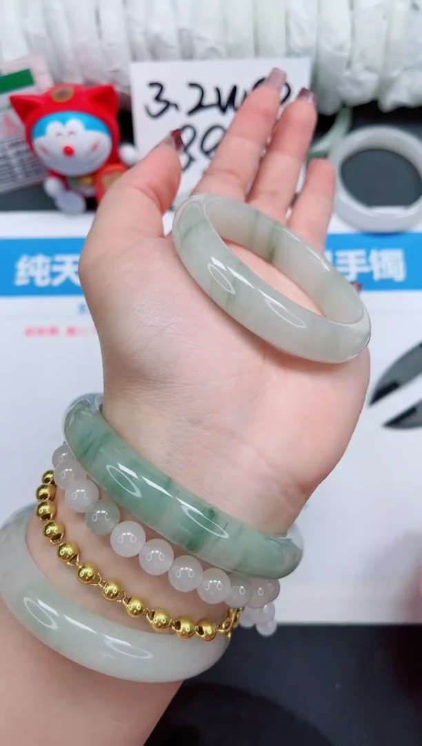 【闪购商品】石英质玉手镯未镶嵌342