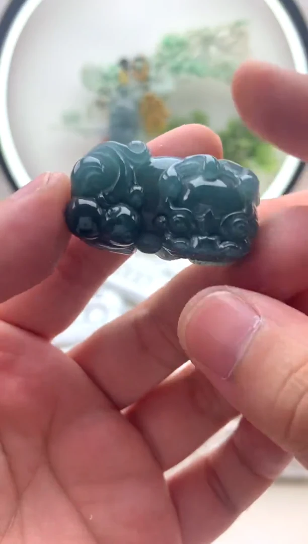 颈饰未镶嵌翡翠貔貅有瑕疵