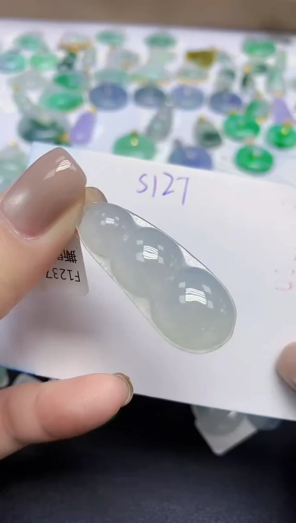 颈饰18K金镶嵌翡翠天然缅甸翡翠A货翡翠百元以上9元证书费自理