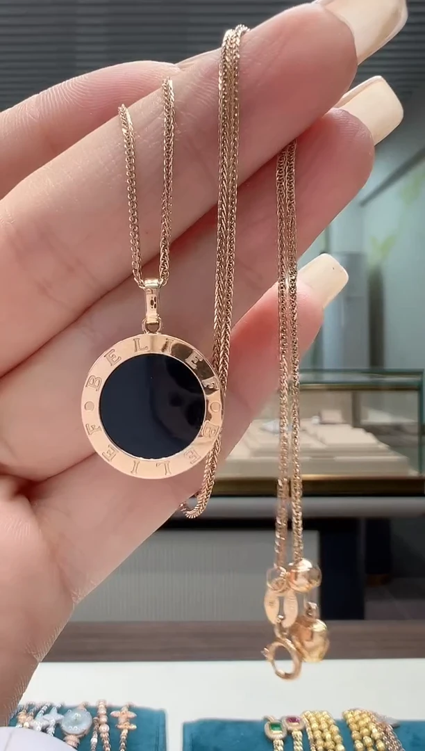 【闪购商品】玛瑙/玉髓颈饰18K金镶嵌双面黑红圆饼吊坠+50肖邦链