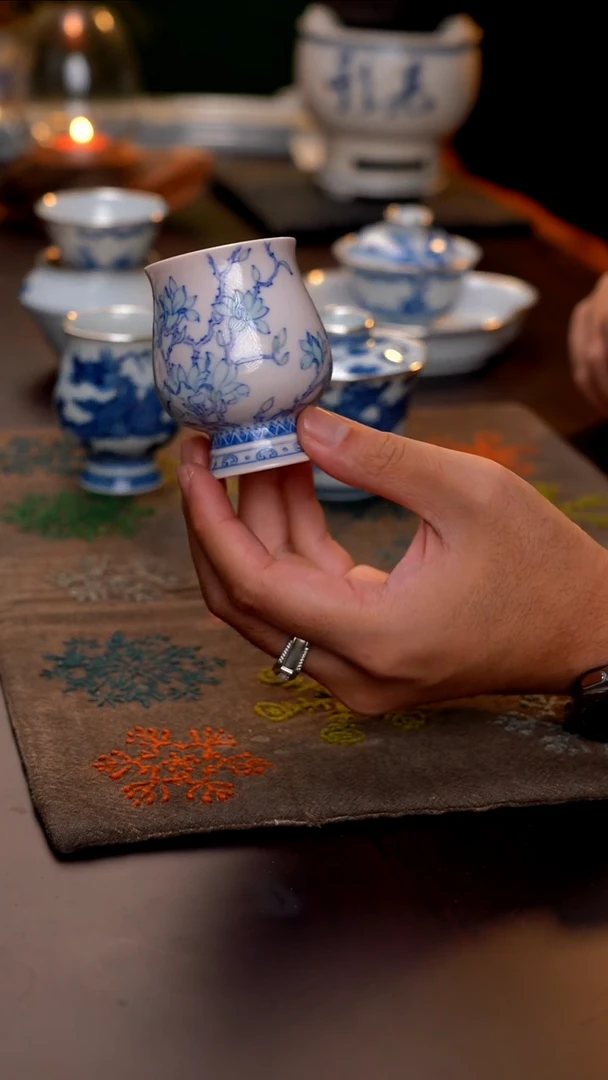 粉摊手绘玉兰花单杯