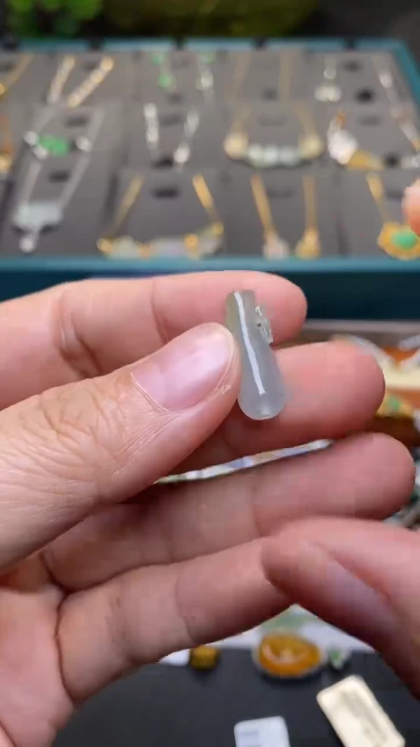 颈饰未镶嵌翡翠净货34046