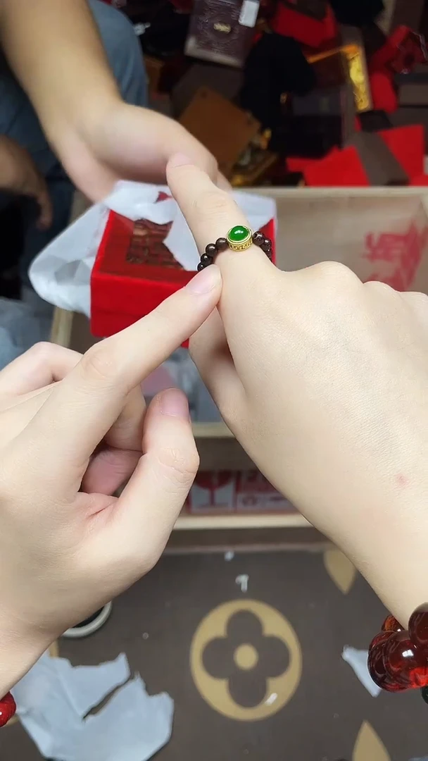 其他小叶紫檀戒子无礼盒