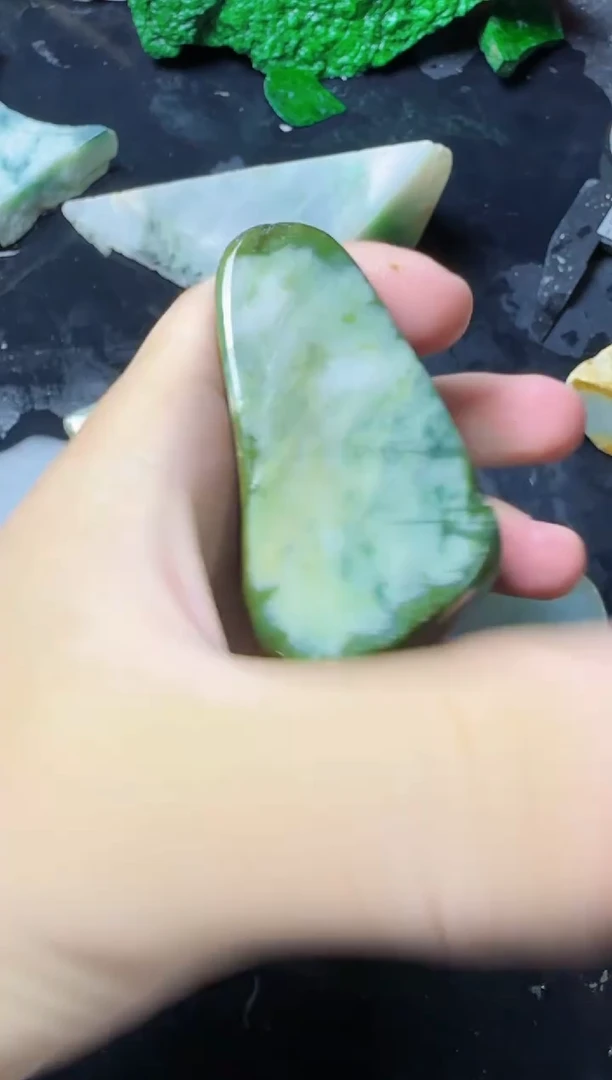 【闪购商品】翡翠颈饰未镶嵌256翡翠