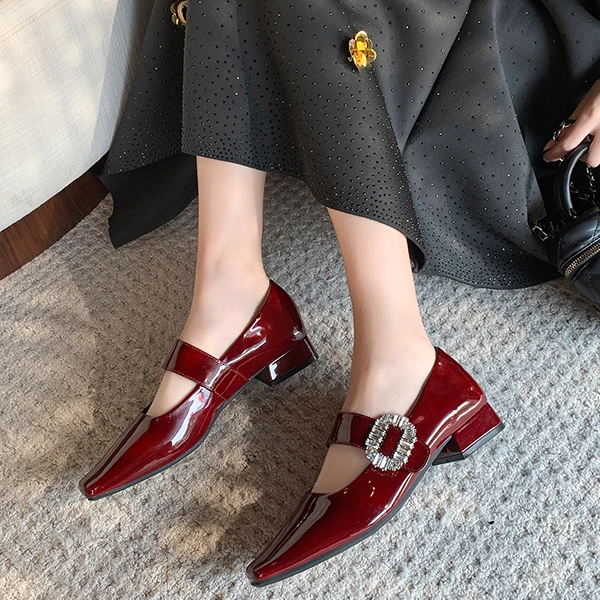 初春秋季胶粘女鞋方头单鞋黑色春秋漆皮薄款春季复古拼接粗跟女鞋