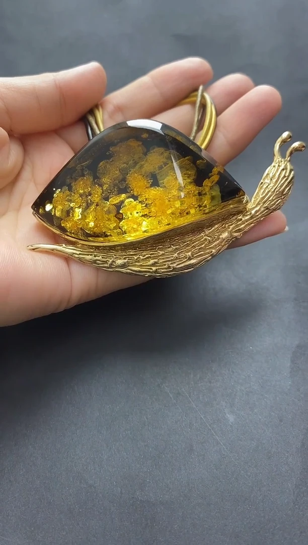 裸石琥珀未镶嵌余***?吊坠