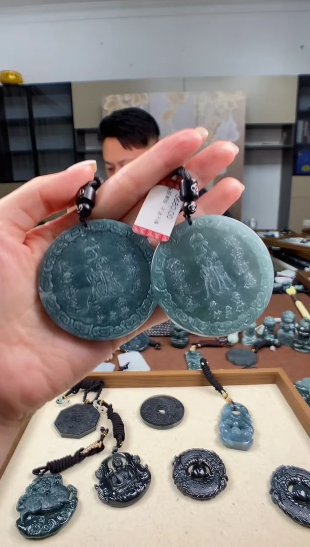 颈饰未镶嵌翡翠 多样性发其一