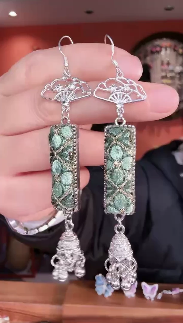 织绣手工苗绣刺绣饰品93