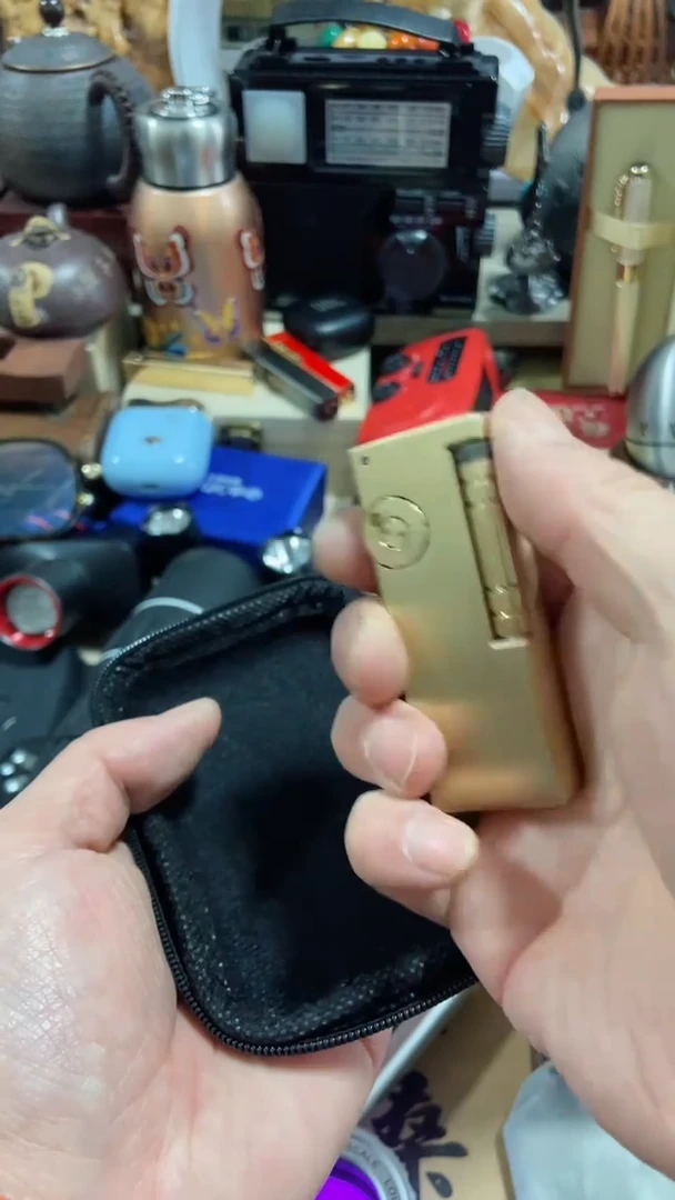 瓷片闪购商品  如图所示