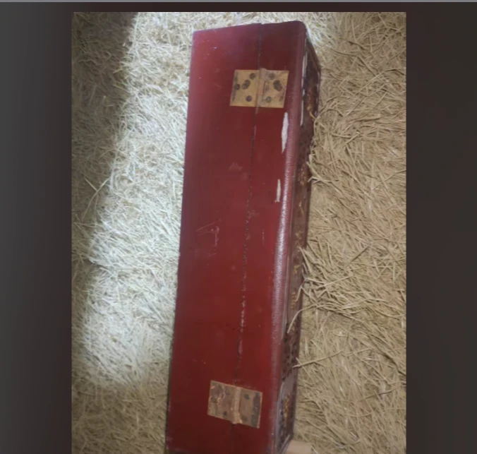 1个闷包红色雕刻小盒子链接