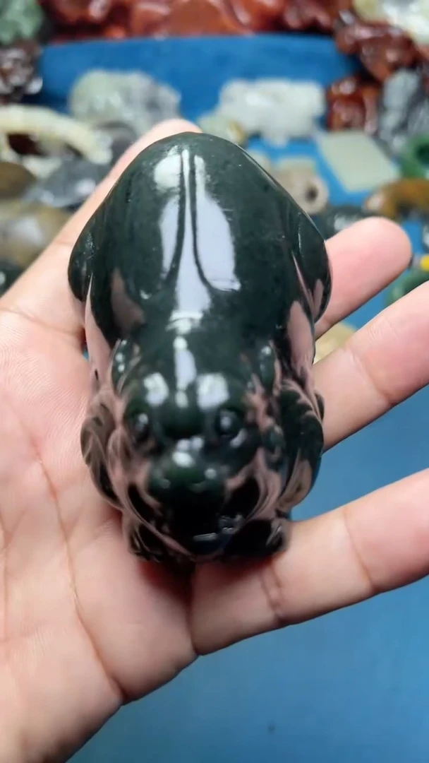 和田玉未镶嵌把件-