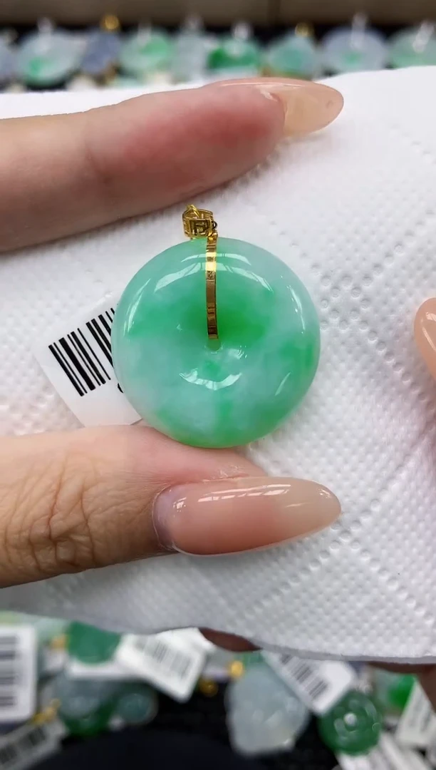 颈饰18K金镶嵌翡翠11111111111