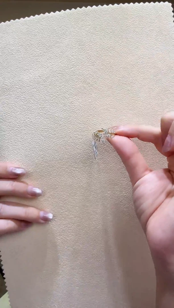 18K金镶嵌实验室培育钻石18k金大麦戒指k黄