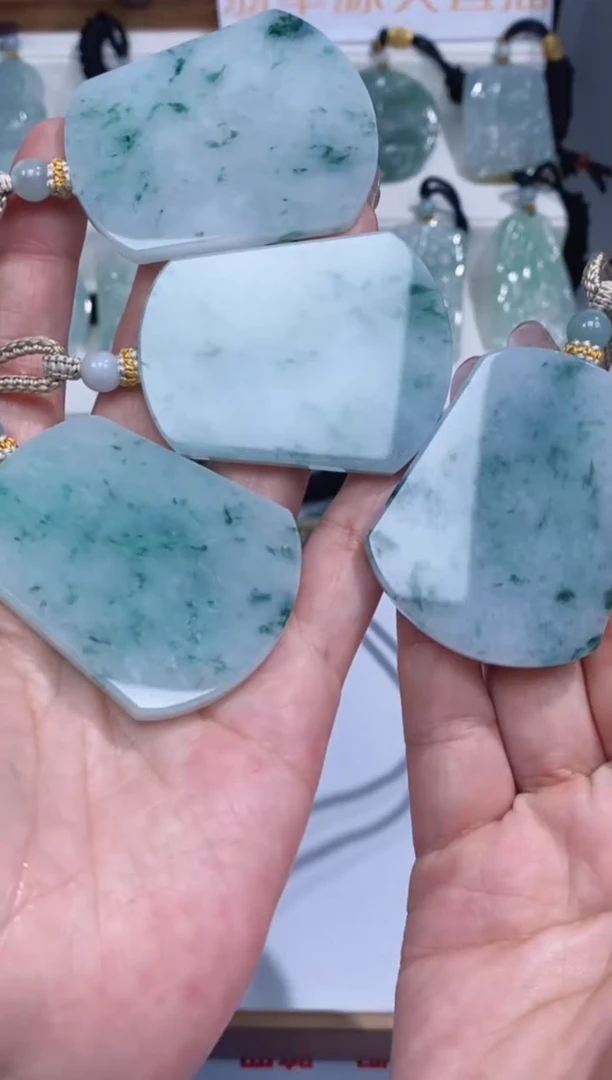 颈饰未镶嵌翡翠吊坠团购多样性发一件