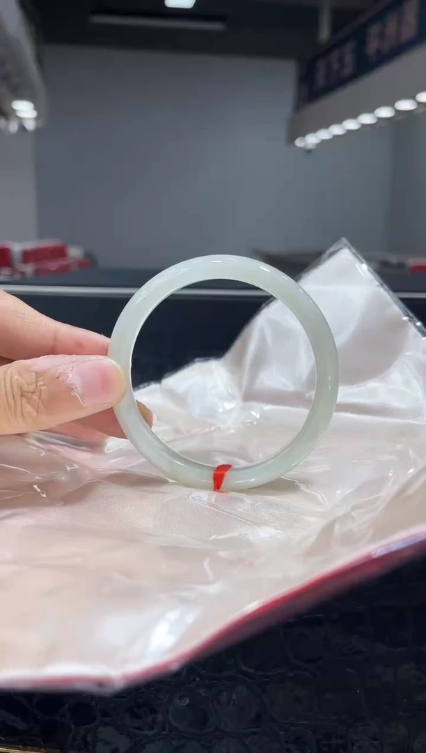 未镶嵌手镯翡翠7