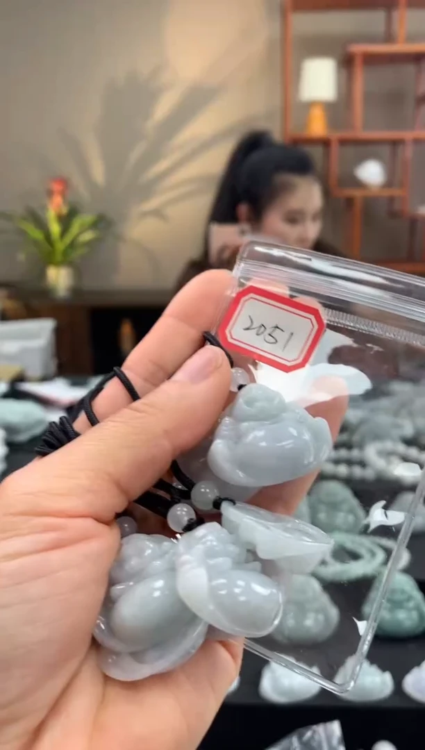 翡翠未镶嵌颈饰佛公 2051多样性发一件