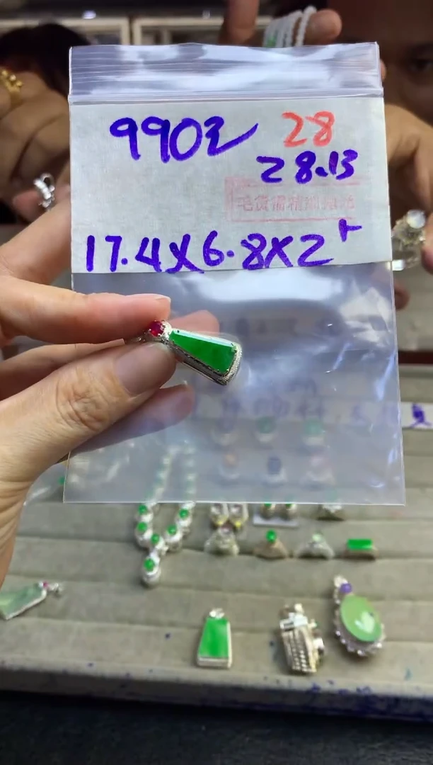 定制翡翠未镶嵌毛货需精细抛光多样性发货拍一发一