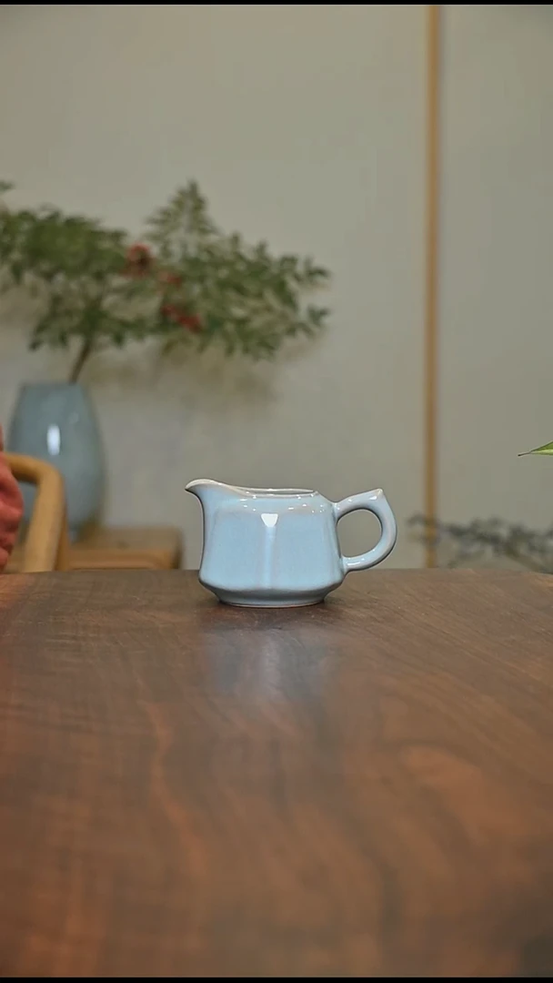 六合泰平公道 天青 微瑕 朱家汝窑款