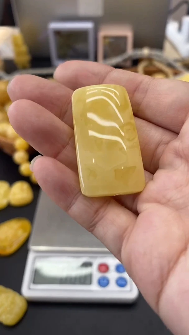 琥珀未镶嵌珠宝奇石2044