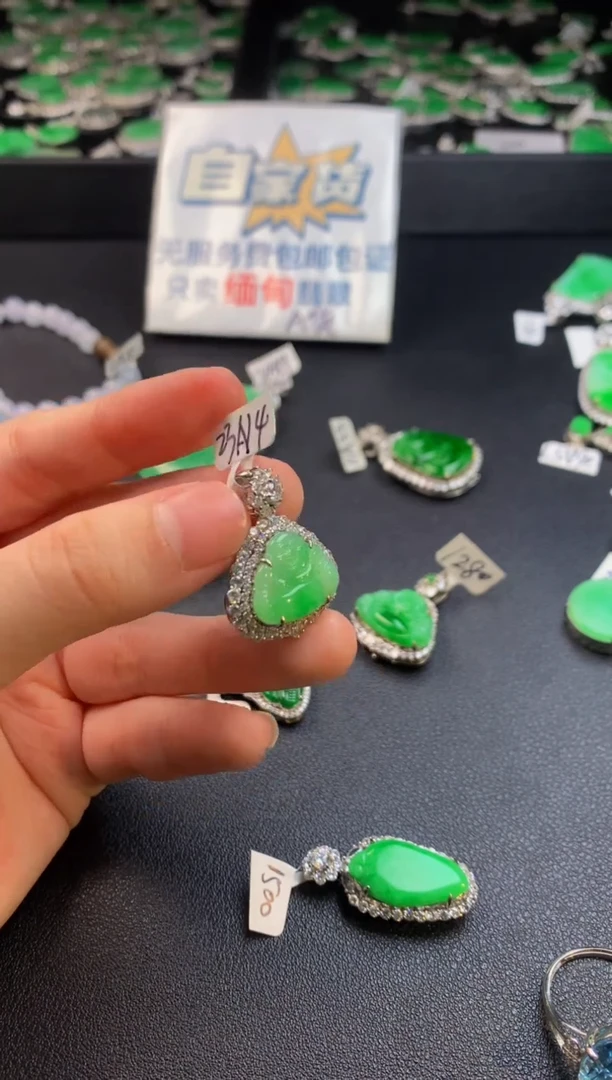【闪购商品】翡翠颈饰银S925镶嵌翡翠