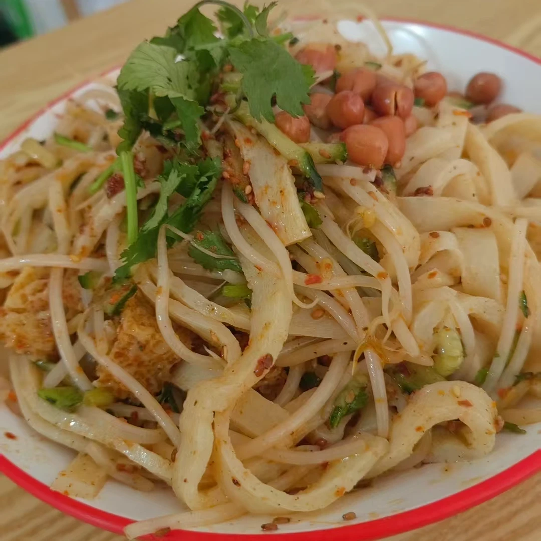 宿迁擀面皮，满满当当宿迁味儿，Q弹有嚼劲