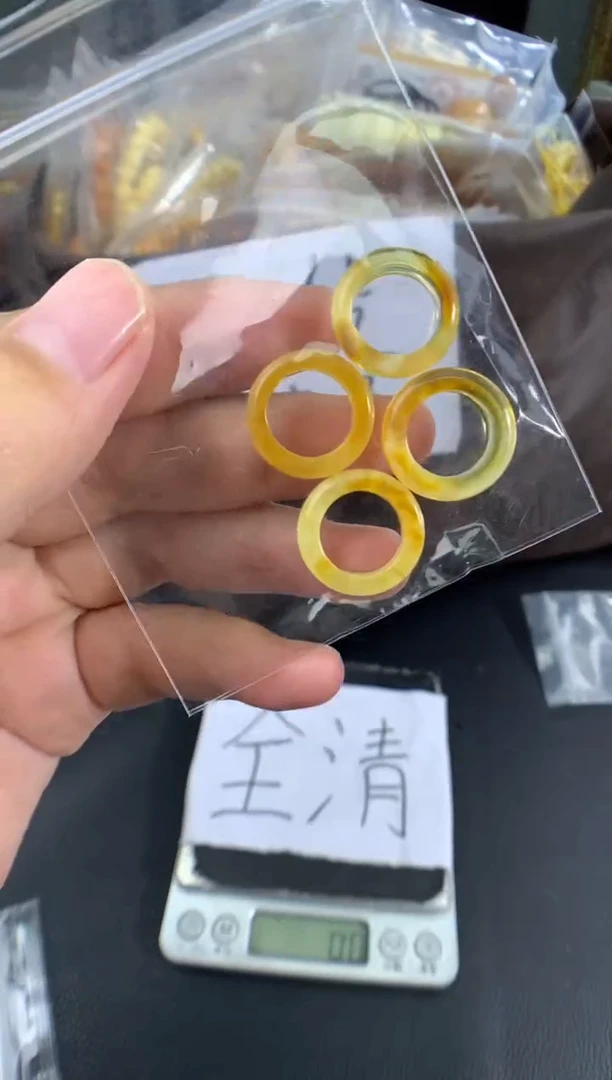 蜜蜡未镶嵌珠宝奇石多样性发一件