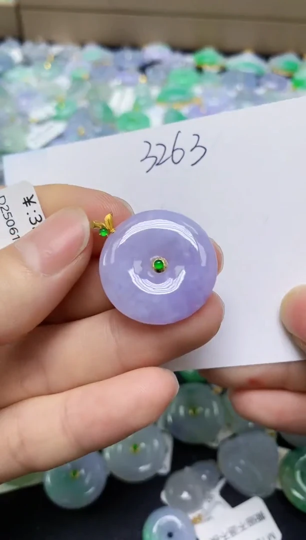翡翠18K金镶嵌颈饰 天然缅甸翡翠A货