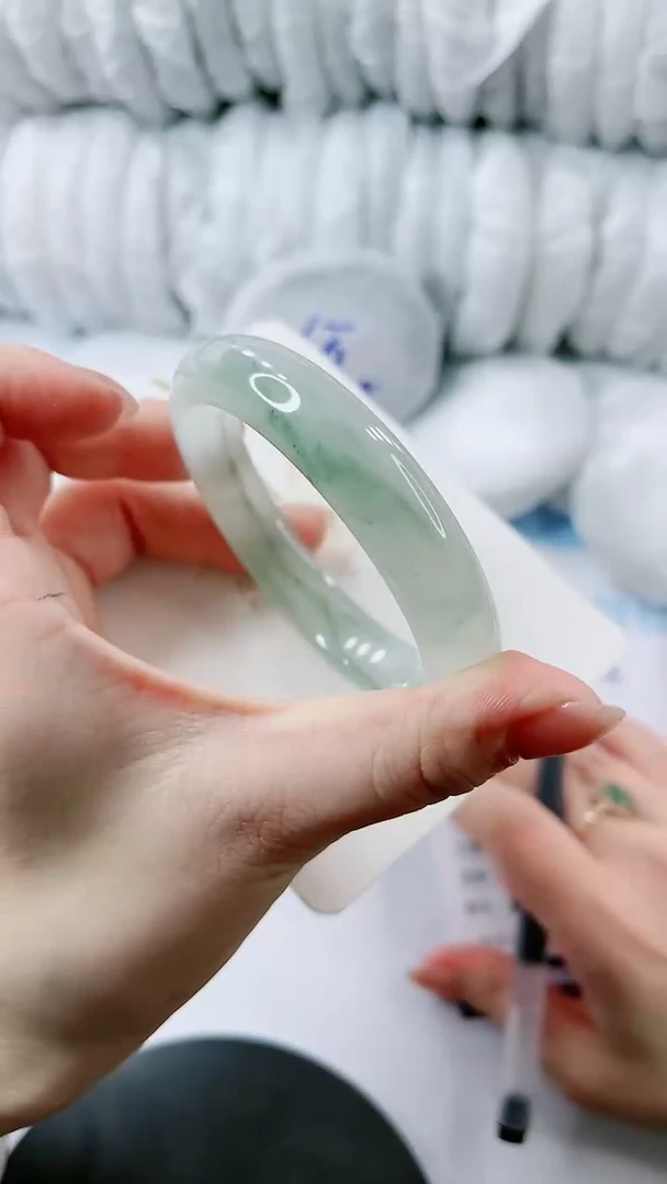 【闪购商品】石英质玉手镯未镶嵌多样性发货V260