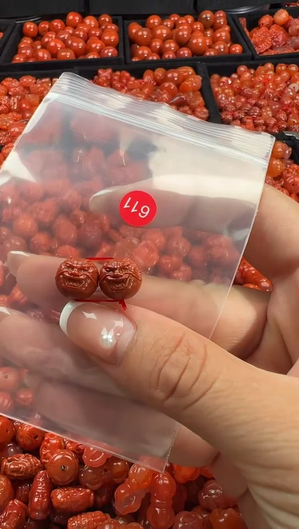 颈饰未镶嵌南红玛瑙1