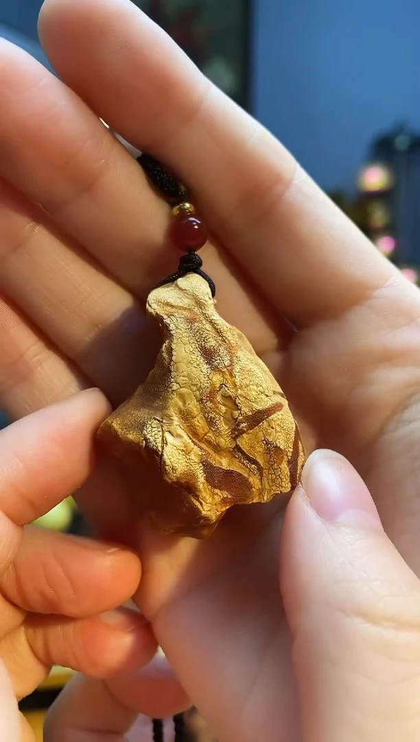 琥珀颈饰未镶嵌挂件