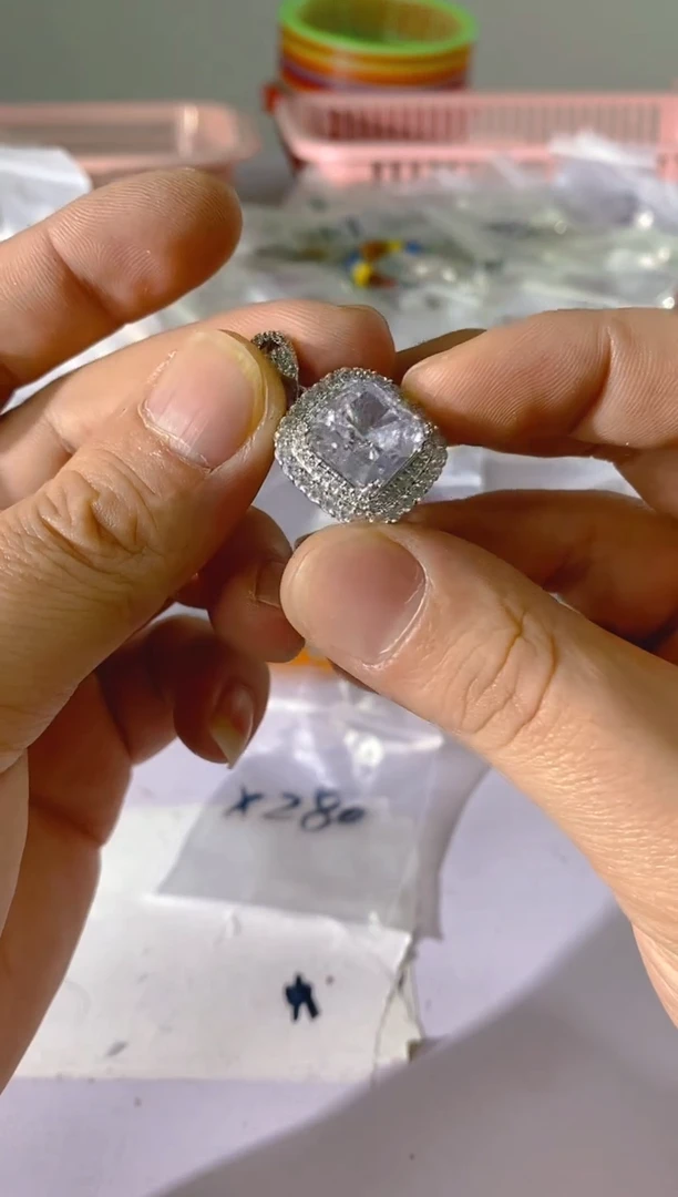 【闪购商品】水晶颈饰银S925镶嵌X280红宝，蓝宝，多样性发一件赠链