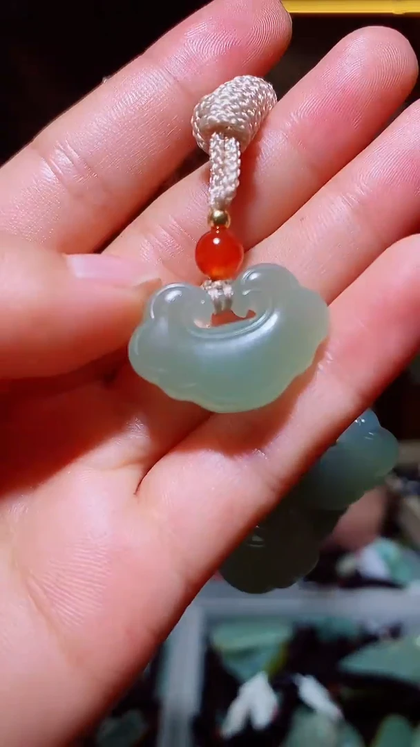 和田玉未镶嵌颈饰1