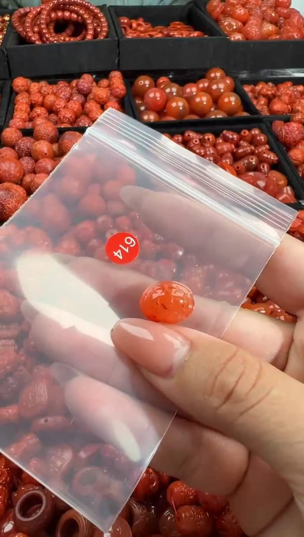 南红玛瑙未镶嵌颈饰1