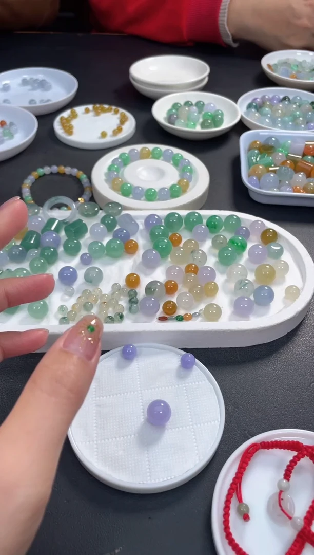 颈饰未镶嵌翡翠小****?啊A309116