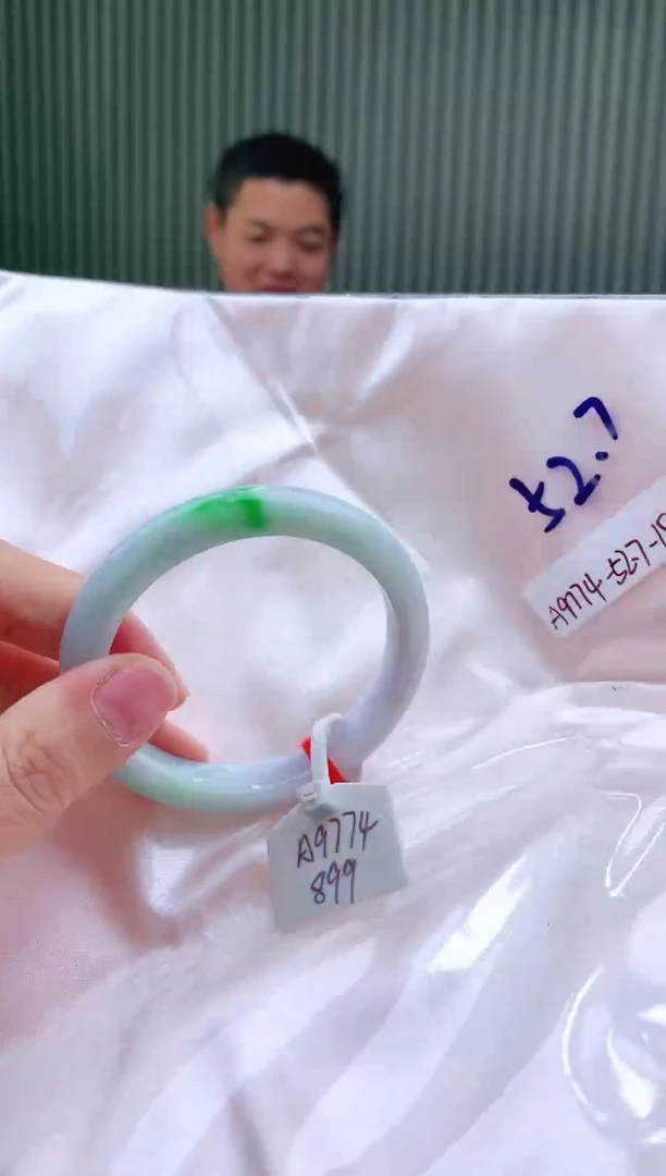 未镶嵌手镯翡翠52+