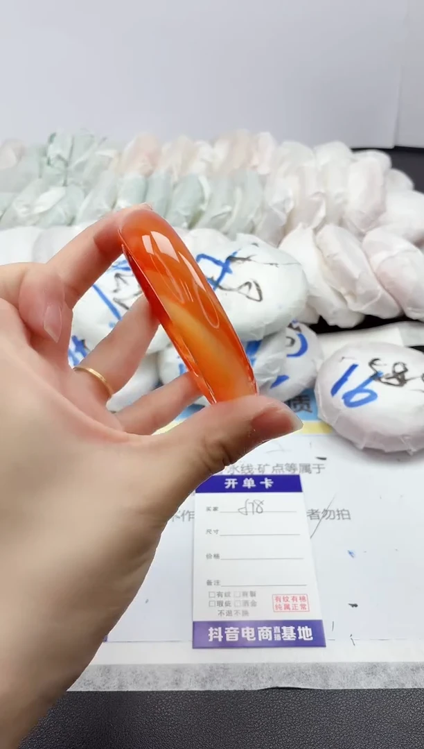 石英质玉手镯未镶嵌78/61CLZ多样性发货