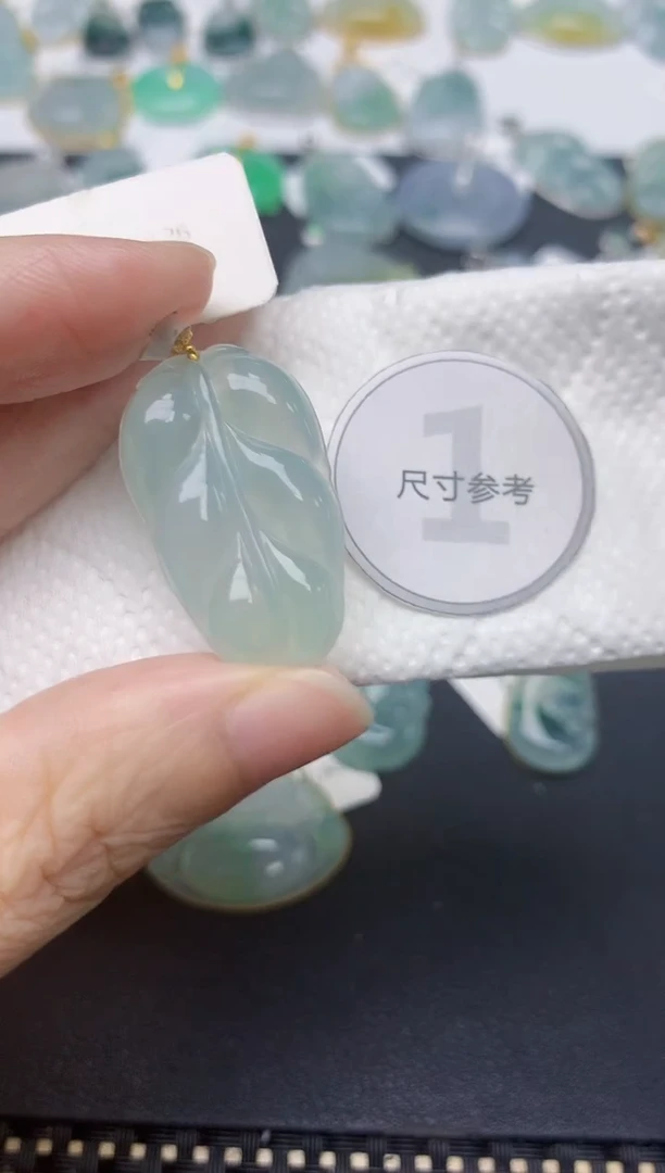 颈饰18K金镶嵌翡翠天然缅甸A货翡翠