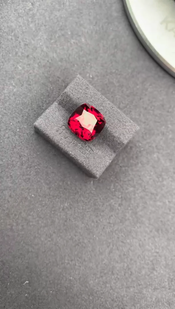 未镶嵌珠宝半成品石榴石9ct镁铝榴石 AH 定制