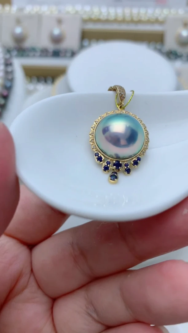 18K金镶嵌拼合珍珠（马贝珠）吊坠(不含链)q105